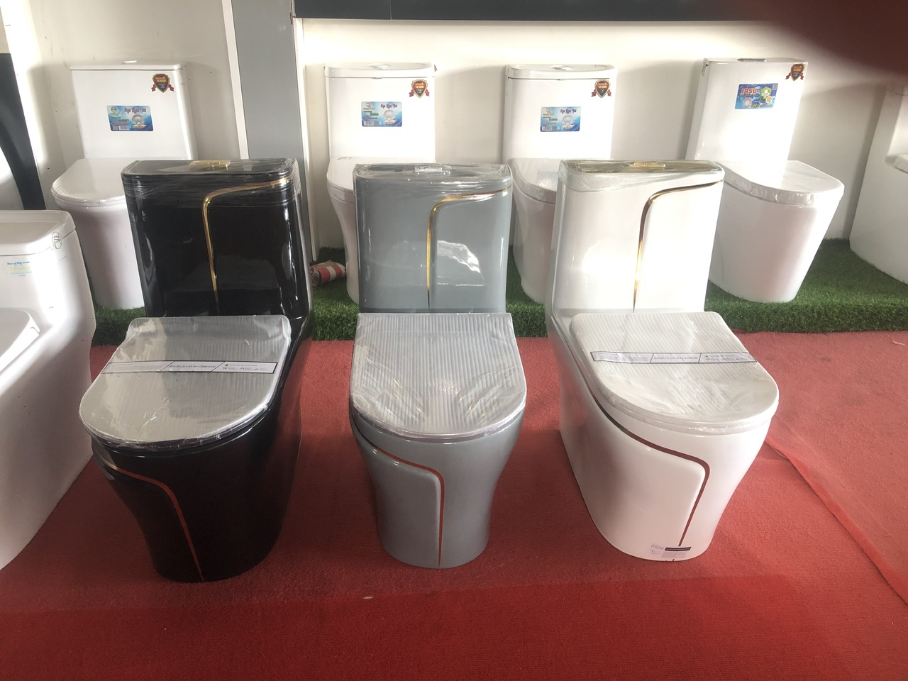 Bồn cầu Maxxa Luxury